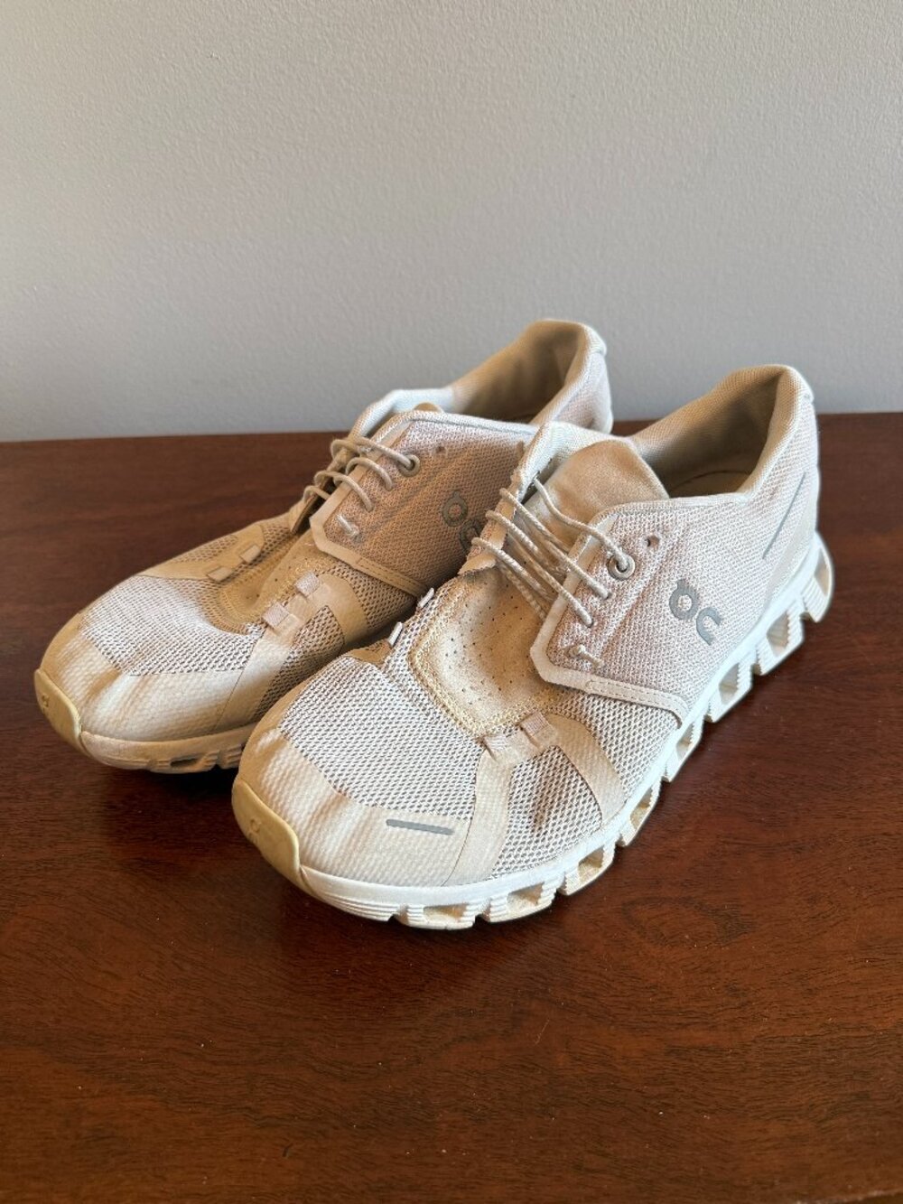 On Cloud 5 Running Shoes Light Cream Women's Size 10.5 Athletic Sneakers